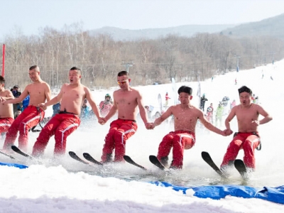 ���i��ѩ�� ����300������ѩ��(��i)���߅��c