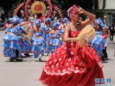 ��ɼ����߹����������ݷ��b�Ͻ�����