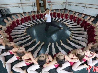 ��"����4��":36��(g��)Ů����1��(g��)�������n