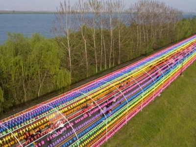 ����������������(y��ng)10�f(w��n)�L(f��ng)܇(ch��)�300�ײʺ��L(ch��ng)��